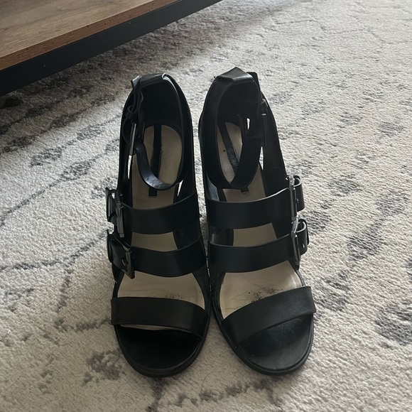 Zara Woman Sandals (9.5) - Picture 2 of 9